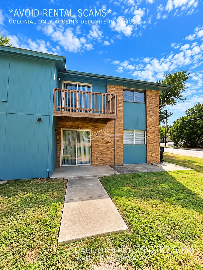 2214 Saulsbury Dr — Photo 2