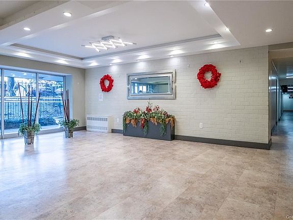 2nd image of 101 Highland Ave APT 6A
