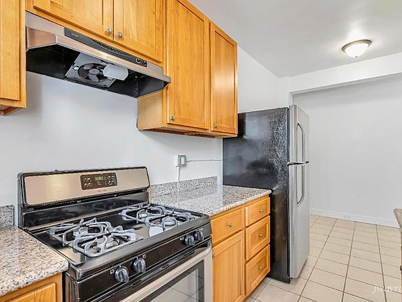 5th image of 1900 Vallejo St #101