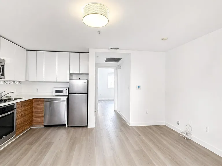 820 15th St #103 — Photo 2