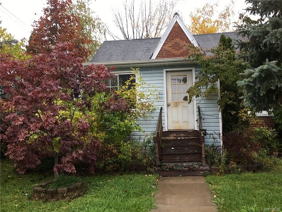 1st image of 148 Roswell Ave