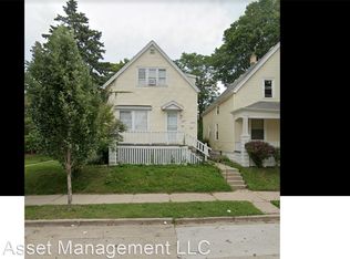 2926 N 17th St, Milwaukee, WI 53206
