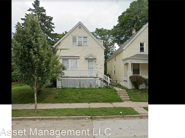 2926 N 17th St, Milwaukee, WI 53206