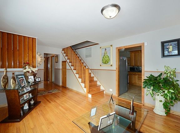 3rd image of 10112 W Palmer Ave