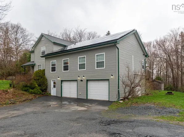 10 Sylvania Ter, Halifax, NS B3Z 1J1