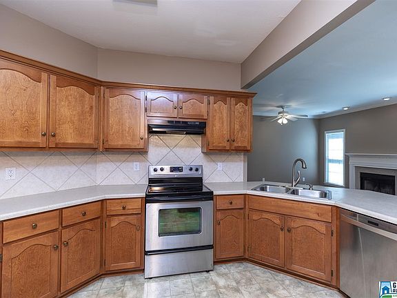4th image of 428 Highland Cove Dr