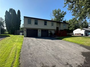 5052 Hackberry Ln, Clay, NY 13041