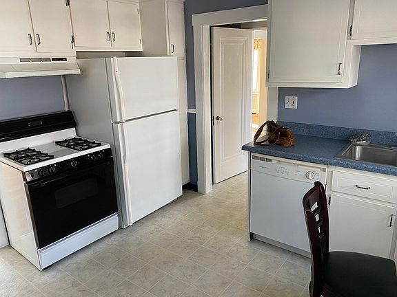 3rd image of 98 Highland Ave #1