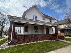 703 W Lovell St, Kalamazoo, MI