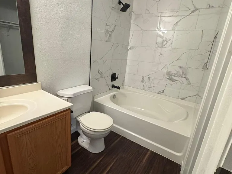 12924 Kingsgate Dr — Photo 7