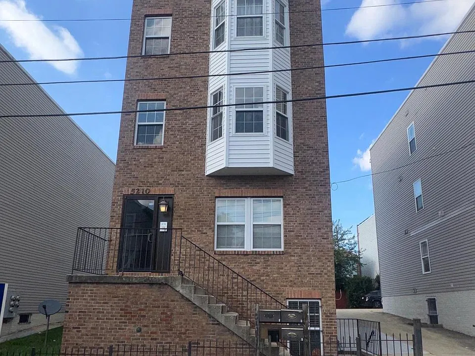 5210 F St SE #1