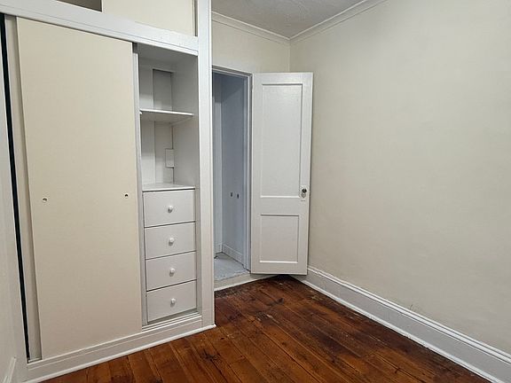 4th image of 532 W 50th St #4B
