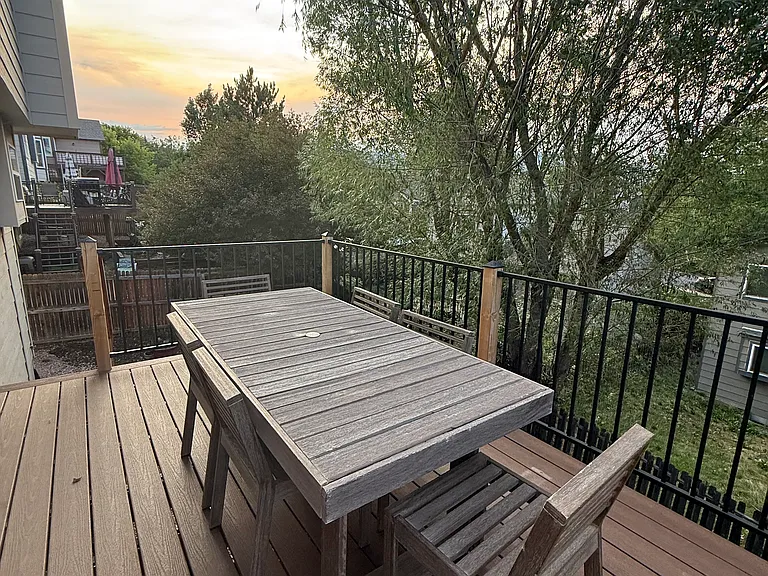 1567 Chesham Cir — Photo 18