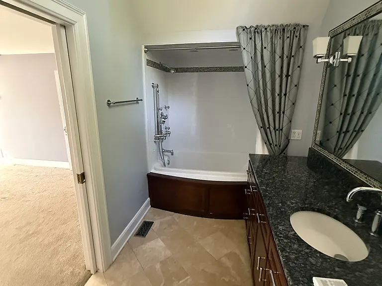 2629 E Broad St — Photo 31