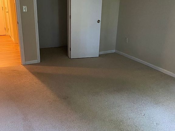 5th image of 2 Knightsbridge Dr #6K105