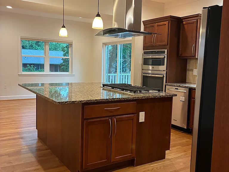 5311 Sangamore Rd — Photo 9
