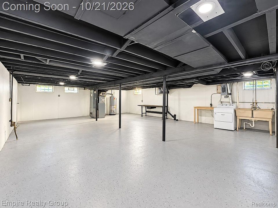 939 Deering St, photo 29