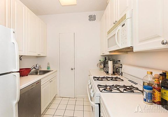 3rd image of 60 E 8th St APT 26P