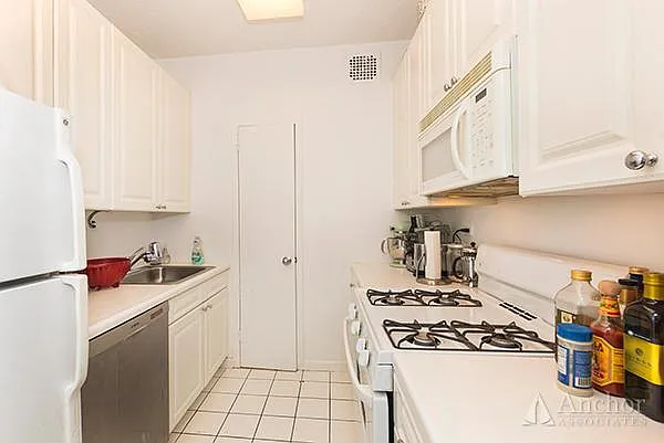 60 E 8th St #26P — Photo 3