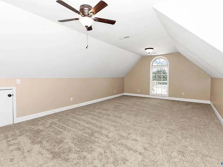 115 Woodmere Ct — Photo 29