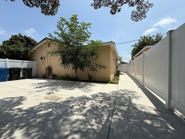 4831 Fiesta Ave #A — Photo 3