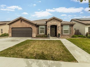 1018 S Crumal St, Visalia, CA