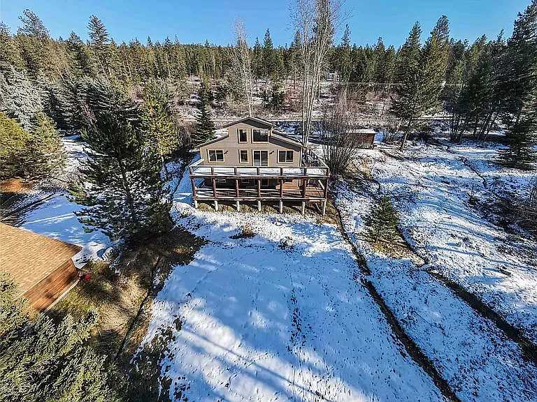34087 Warren Ln — Photo 1