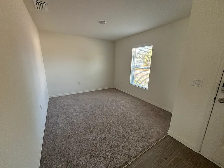 1542 Log Ln — Photo 12