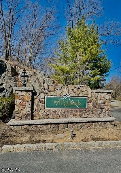 1st image of 93 Mountainside Dr