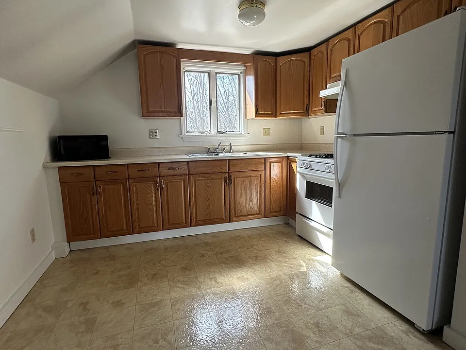 24 Reed St #1