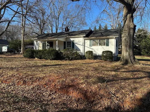 100 Landrum Dr, Greer, SC 29651