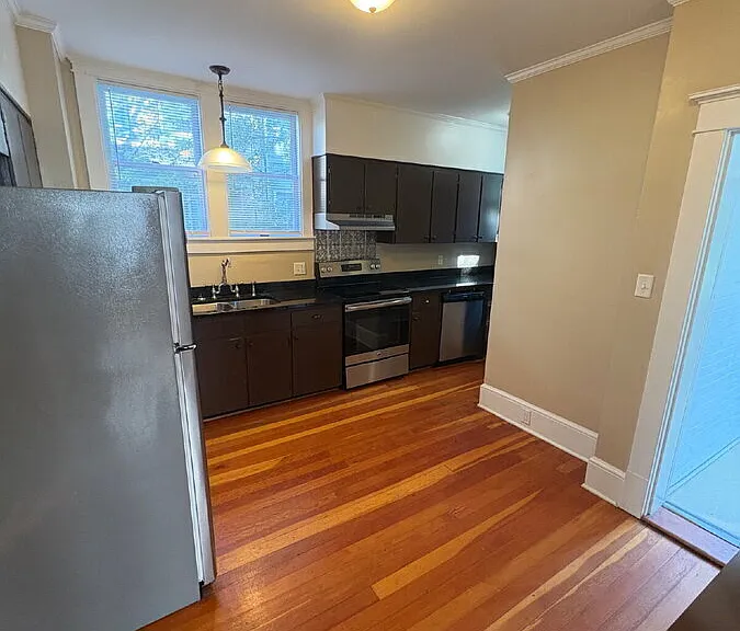 86 E Grattan St — Photo 14