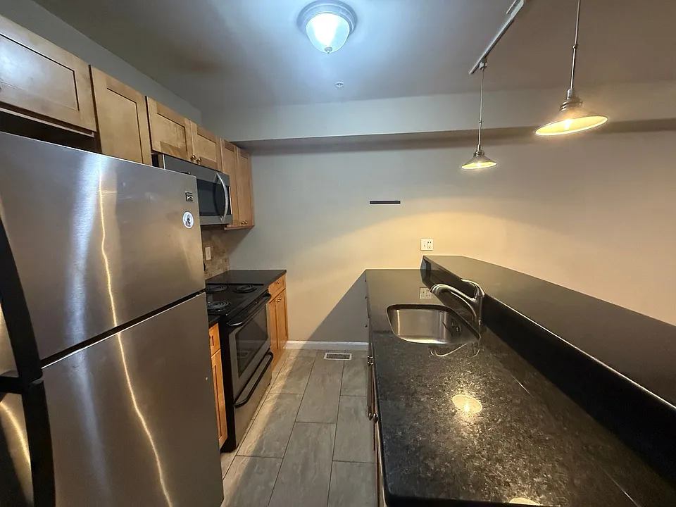 51 Chelsea St #1R