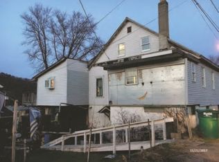 301 Harrison St, Newell, WV