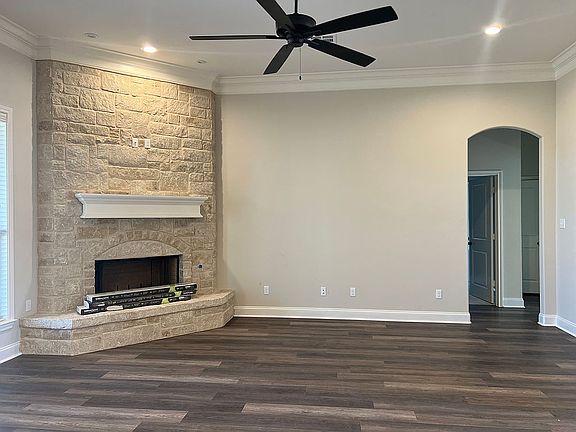 5th image of 513 Sagebrush Ln