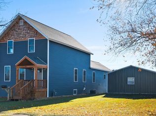528 3rd St, Oconto, WI 54153