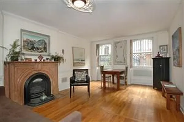 Rented by Douglas Elliman | media 27