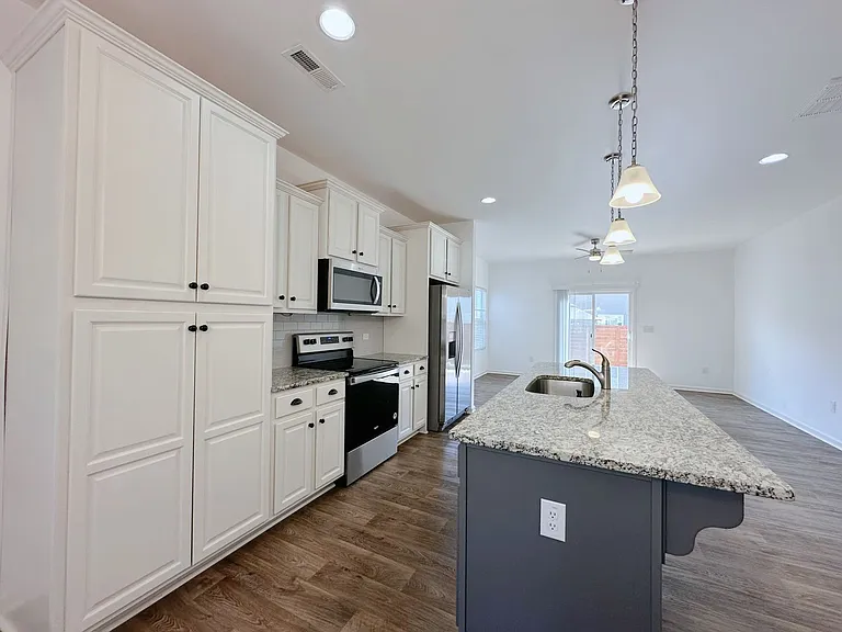 1060 Gibson Rd — Photo 7