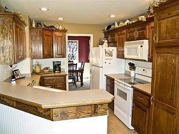 4th image of 611 Hidden Valley Dr