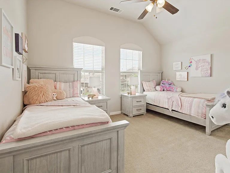 8720 Devonshire Dr — Photo 24