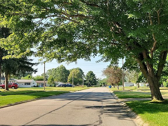 4th image of 7359 Denny Dr