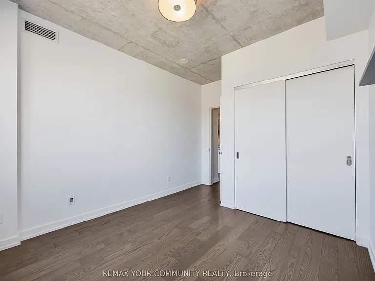 400 Wellington St W #1003 — Photo 23