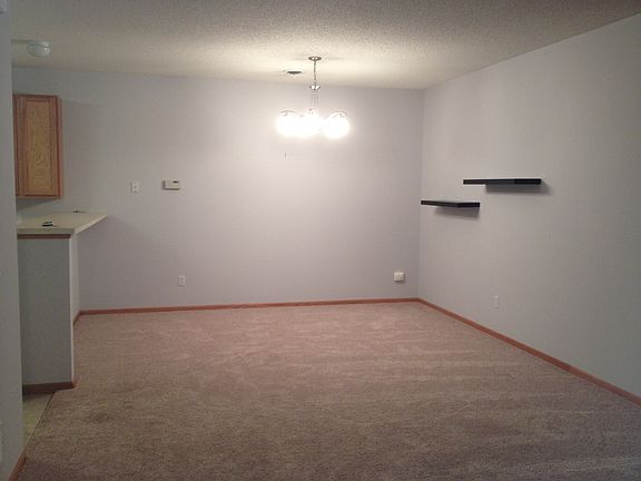 3rd image of 9664 Peony Ln N