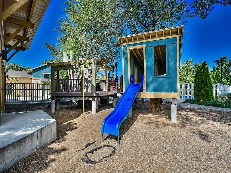 11216 S Summer Heights Dr W — Photo 35