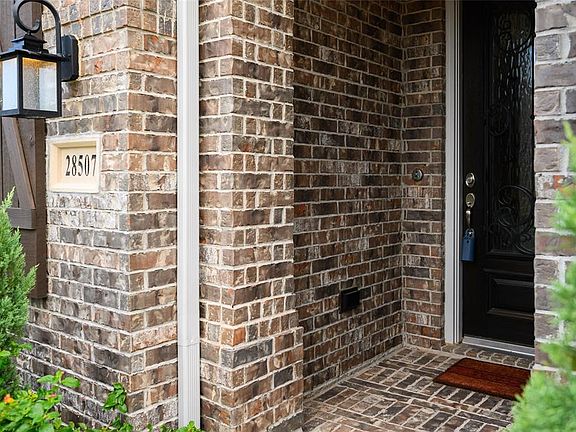 5th image of 28507 Sycamore Falls Ln