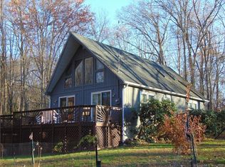 32 Hungerford Rd E, Colchester, CT 06415