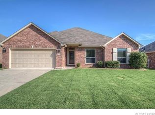 118 E Elmira Pl, Broken Arrow, OK 74012