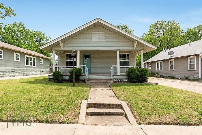 2 bed, 2.0 bath, 914 sqft, $1,550 — Photo 2