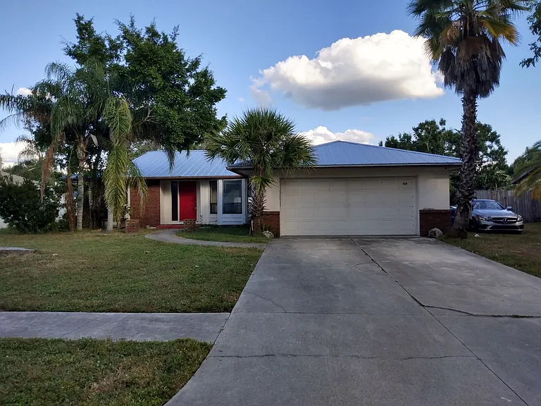 1649 Georgetowne Blvd — Photo 1