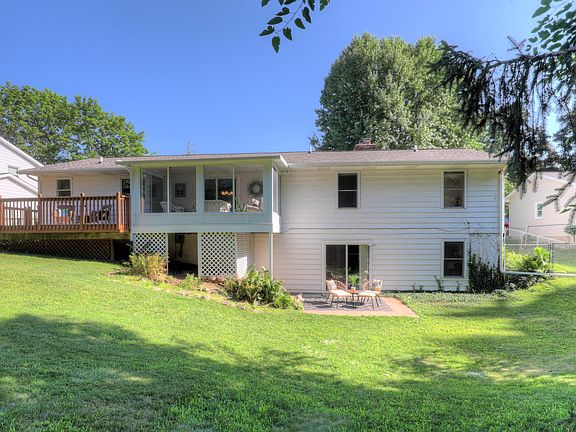 4th image of 2690 Brahms Ave